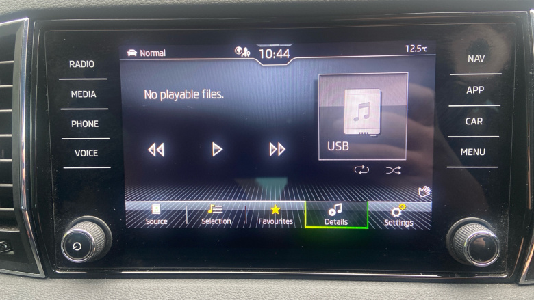 Skoda Karoq 1.5 TSI SE L 5dr DSG Petrol Estate